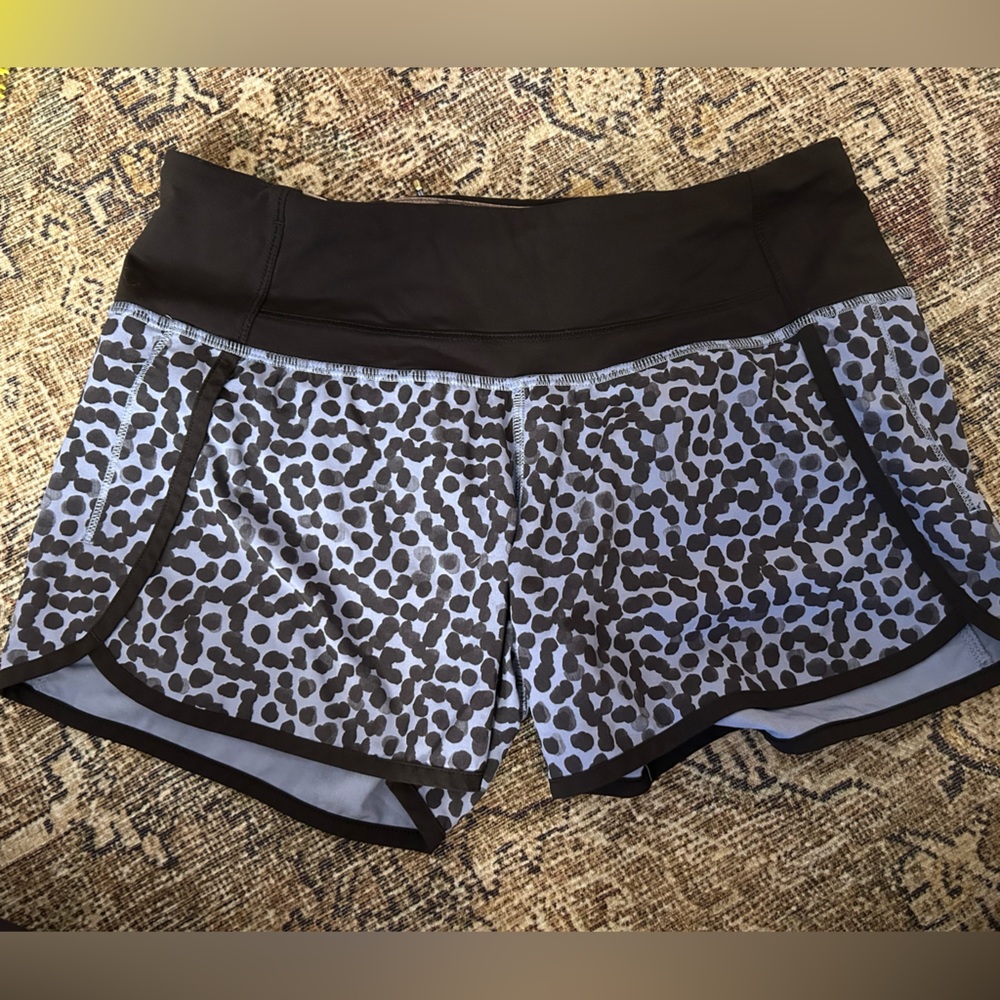 Lululemon shorts size 4